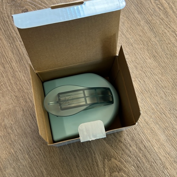 NWT Creative Memories Scallop Circle Maker - Picture 2 of 4